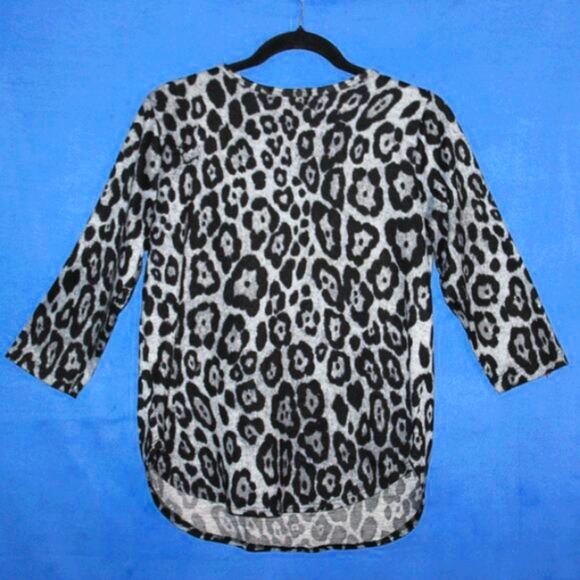 Karen Kane Petites Leopard Print Top Black/Gray LP - Picture 2 of 5